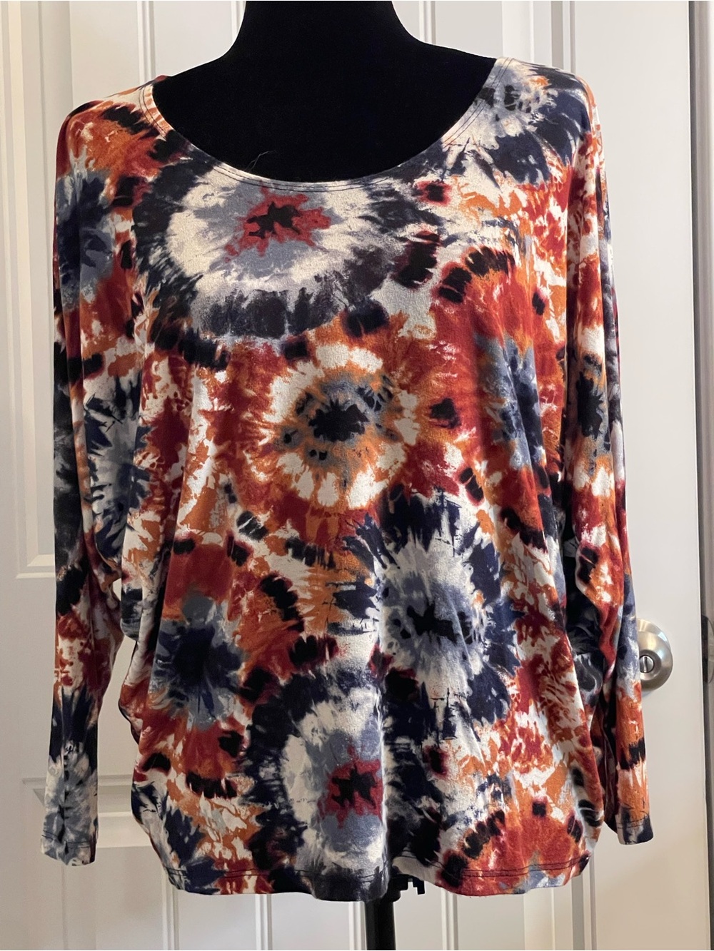 Kim & Cami Women's Long Sleeve Tie-Dye Top - Rust, Navy & Cream